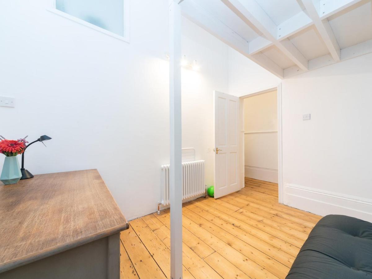 Pass The Keys Rustic And Quirky Flat In Charming Charlton Village Apartment