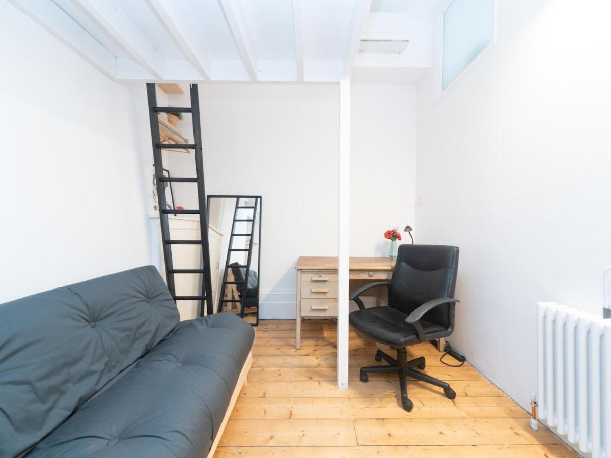 Pass The Keys Rustic And Quirky Flat In Charming Charlton Village Apartment
